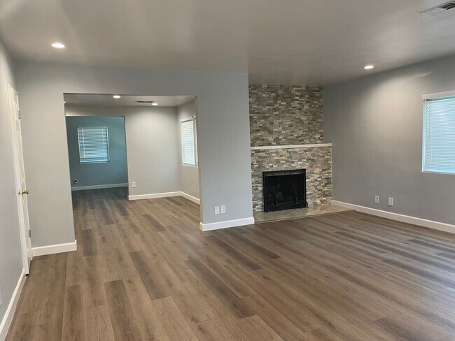 Foto del edificio - 552 N Keystone St