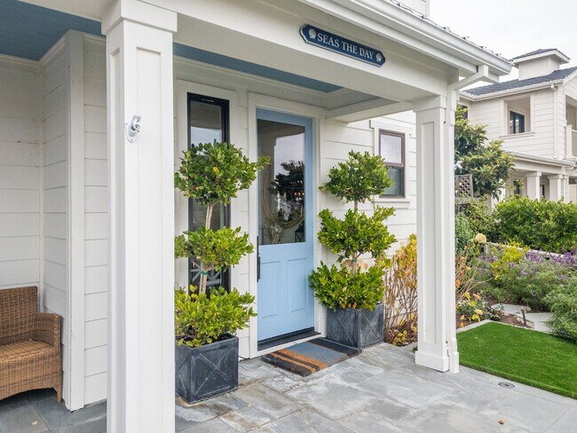 Building Photo - Updated 4BR/3.5BA Tiburon Home! 3,523sqft!...