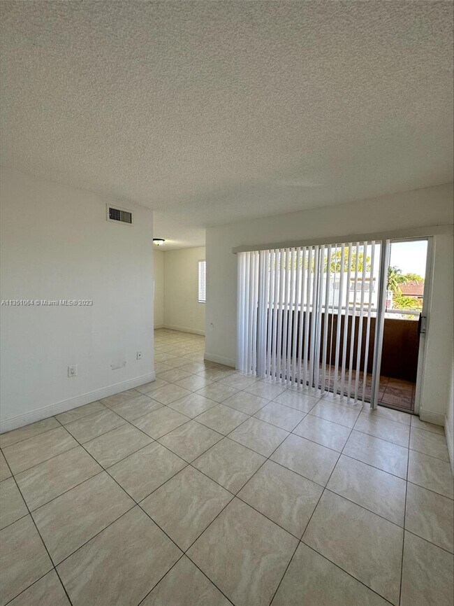 Building Photo - 6214 SW 131st Ct