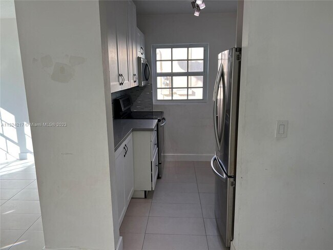 Building Photo - 3125 SW 23rd St