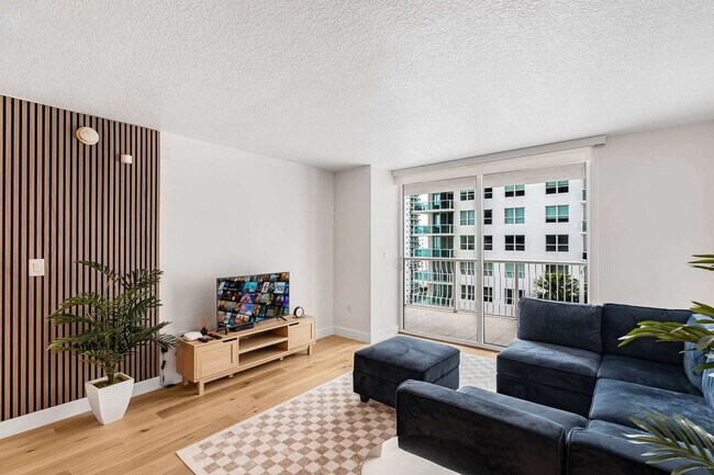 Building Photo - 1200 Brickell Bay Dr