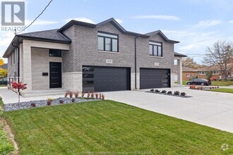 Building Photo - 2159 Parkdale Pl