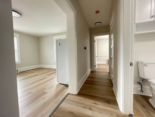 Building Photo - 55 Henriette St