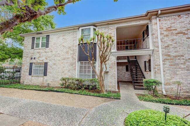 Building Photo - 7900 Westheimer Rd