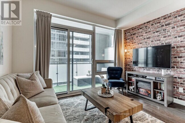Photo du bâtiment - 460-460 Adelaide St E