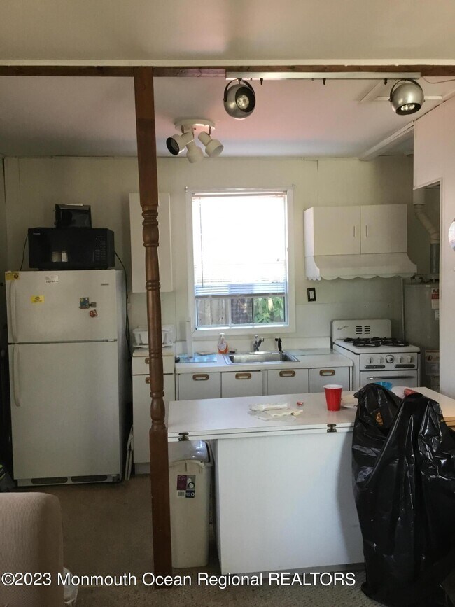 Foto del edificio - 615 Ocean Rd