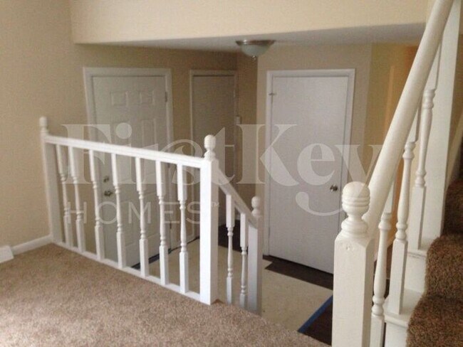 Foto del edificio - 817 Rose Ln