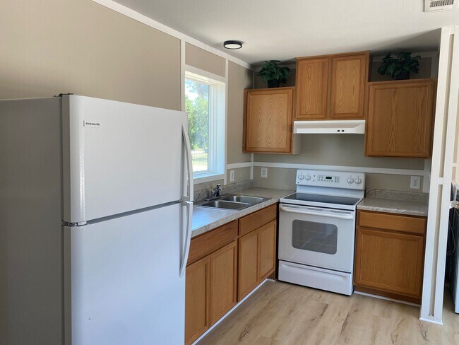 Building Photo - 8018 Grady Dr