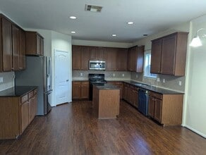 Building Photo - 426 Dockside Terrace