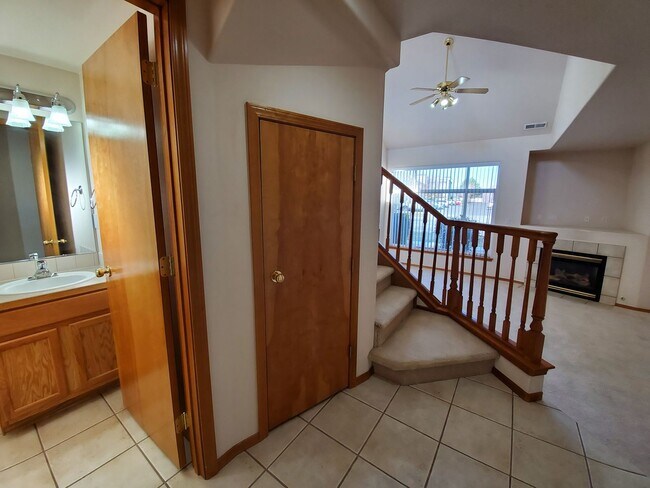 Foto del edificio - 427 Columbia Point Dr