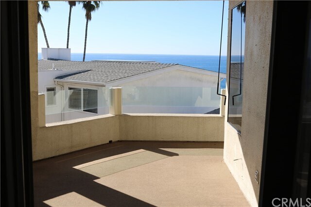 Foto del edificio - 649 N Coast Hwy