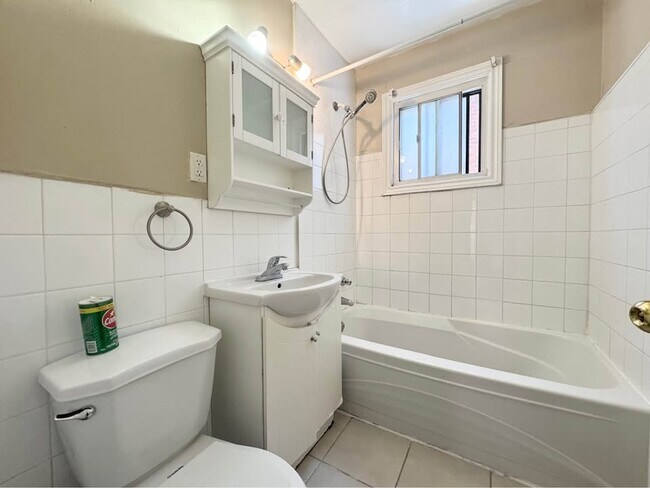 Photo du bâtiment - 2 Bed 1 Bath - Apartment