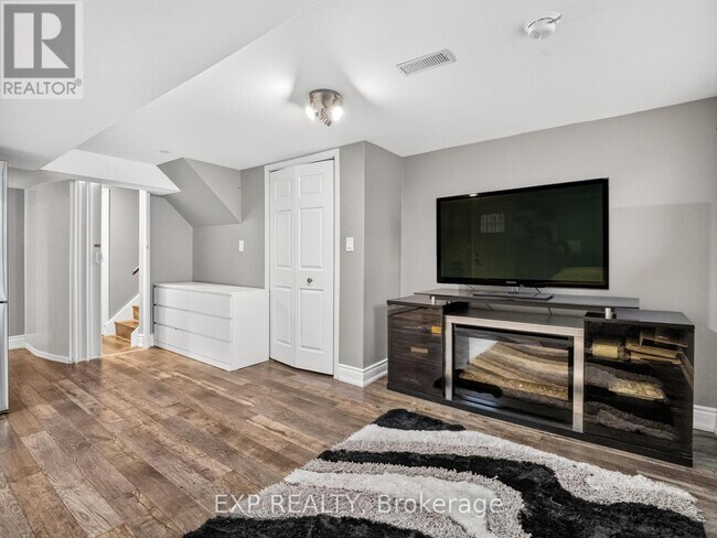 Photo du bâtiment - 6450 Caledonia St