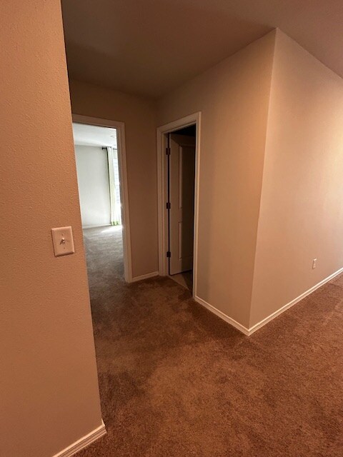 Building Photo - 371 NE Ridgepoint Blvd