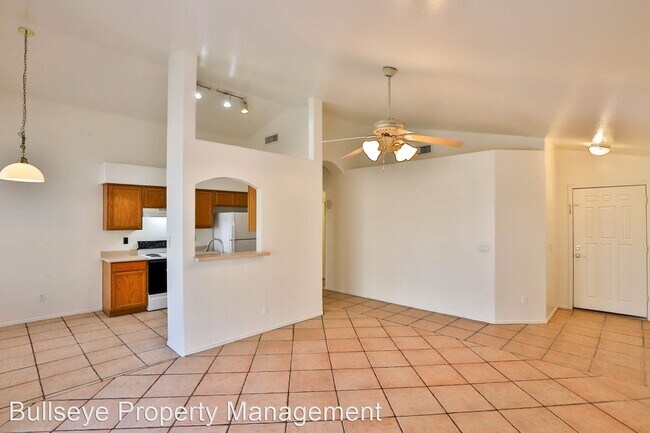 Building Photo - 3 br, 2 bath House - 2058 N. Los Alamos St.