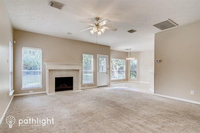 Foto del edificio - 2531 Acadiana Ln