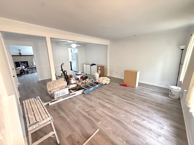 Building Photo - 691 Biltmore Dr