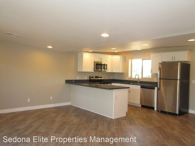 Building Photo - 150 Sombart Ln