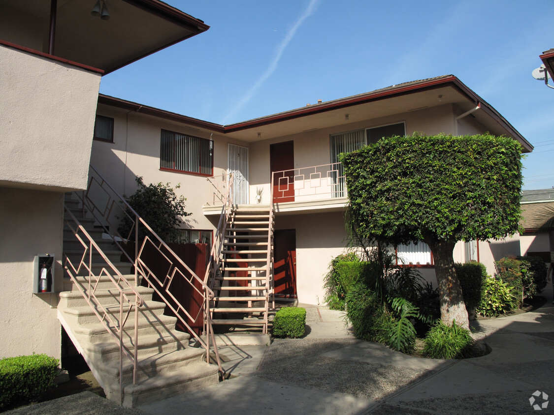 3581 Norton Ave APT 4, Lynwood, CA 90262