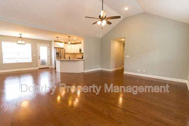 Foto del edificio - 4436 Oakwood Dr