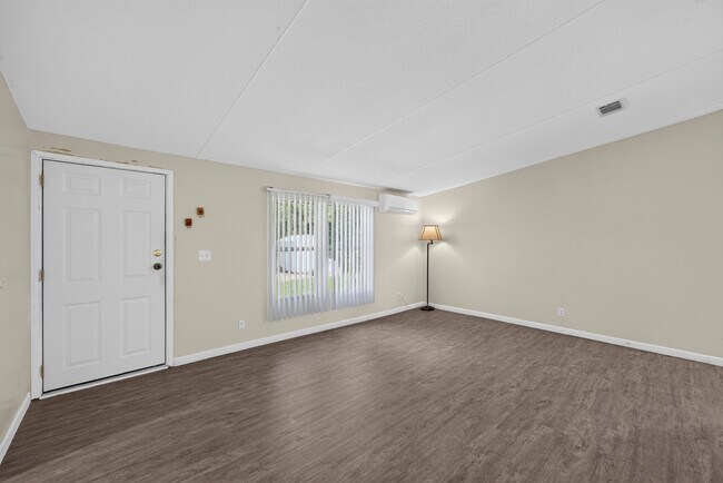 Foto del edificio - 322 Cedar Creek Rd
