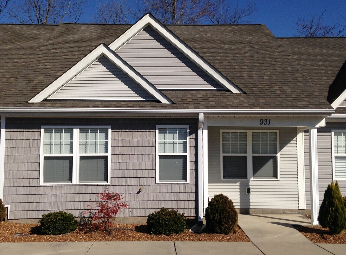 Primary Photo - 931 Barracuda Ave.