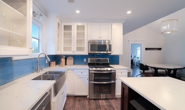 Foto del edificio - 407 E 27th St