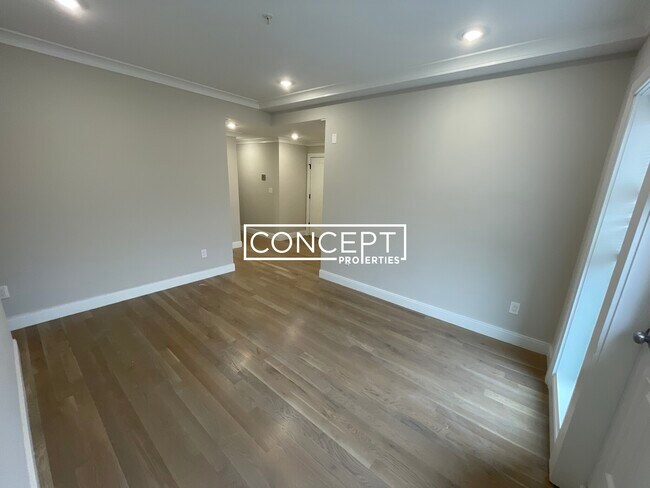 Foto del edificio - 47 Englewood Ave