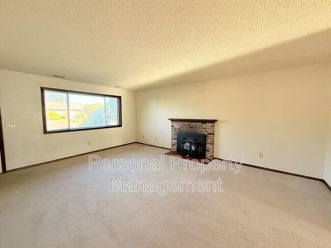 Foto del edificio - 16121 SE 3rd St