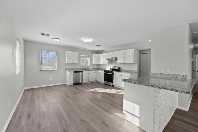 Foto del edificio - 455 Longstreet Rd