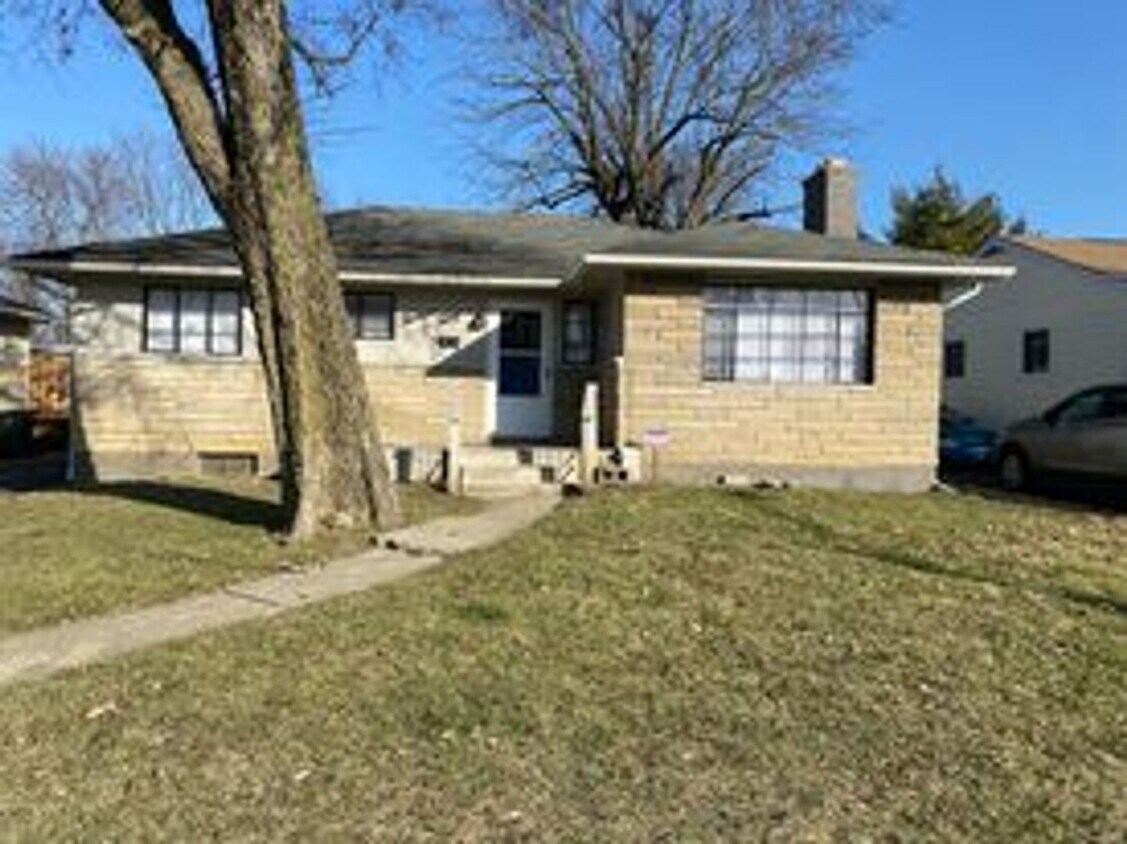Foto principal - Cozy 3 Bedroom Ranch w/full basement