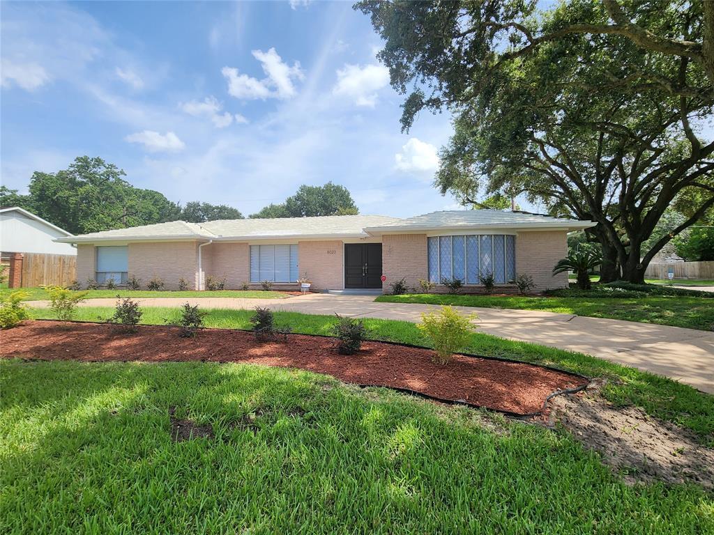 Primary Photo - 8023 S Braeswood Blvd