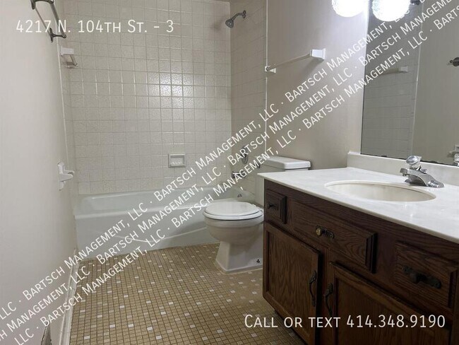 Foto del edificio - 4217 N 104th St