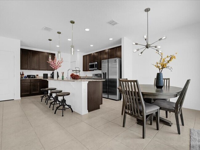 Building Photo - 4432 Desert Rose Ave