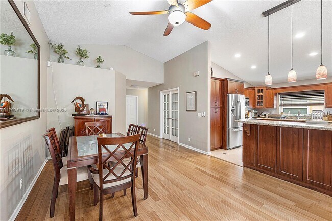 Foto del edificio - 4945 SW 34th Ter