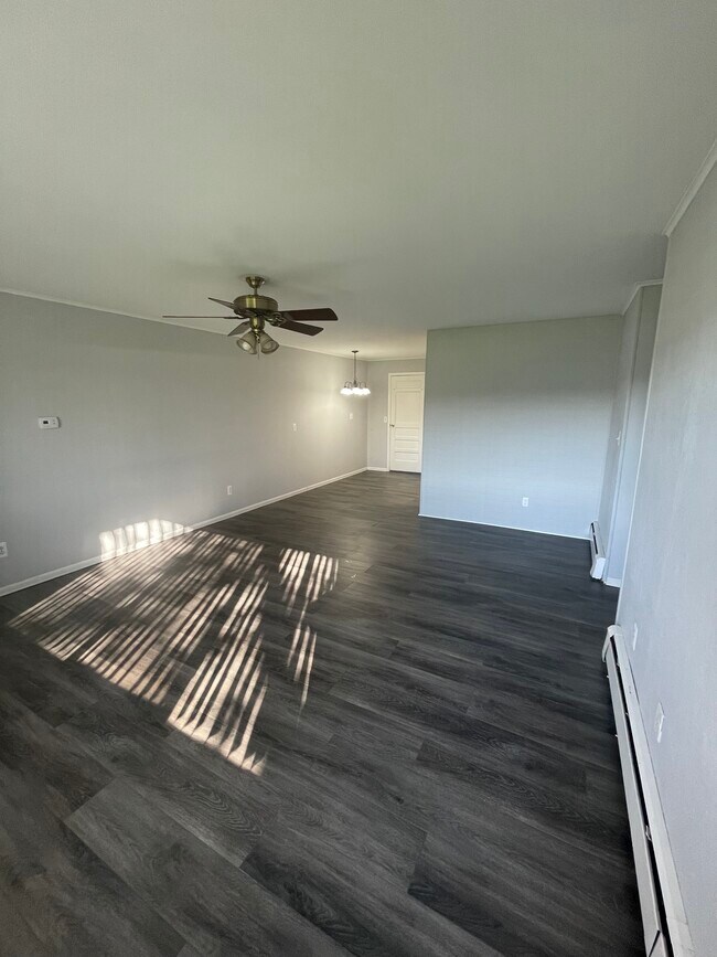 Foto del edificio - 14228 Telegraph Rd