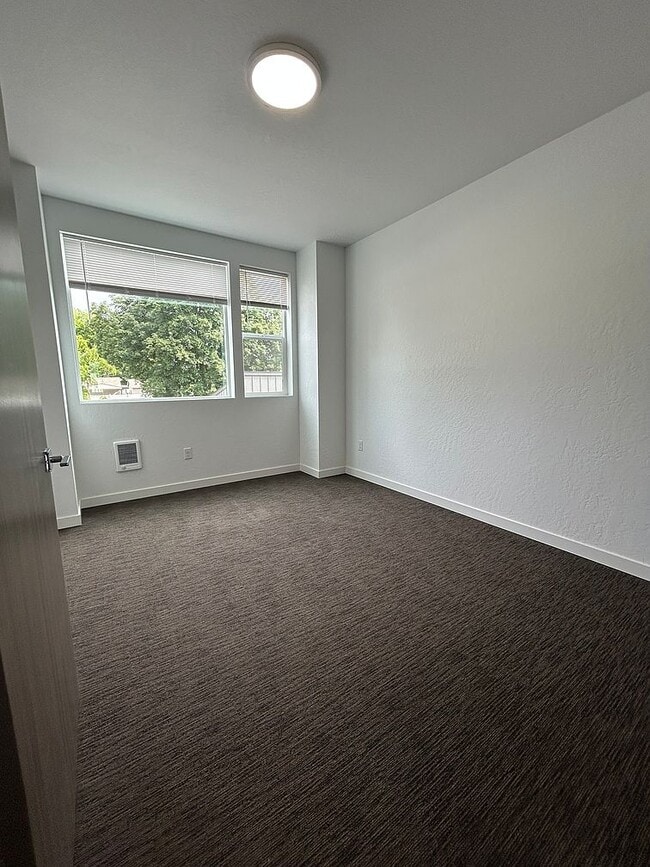 Building Photo - Gray Ridge Apartments