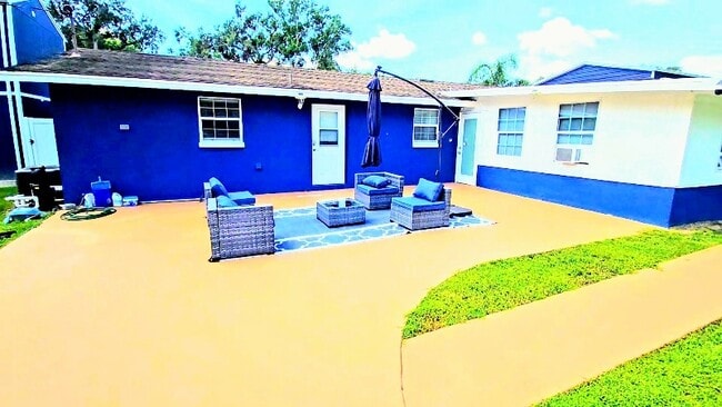 Foto del edificio - 36743 Howard Ave