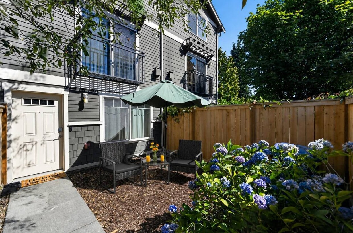 Photo - 9237 17th Ave SW (Seattle, WA)