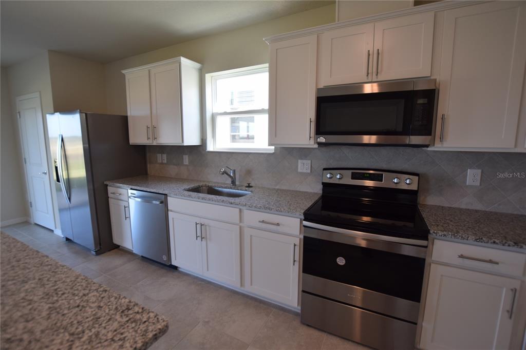 Foto principal - 7780 Syracuse Dr