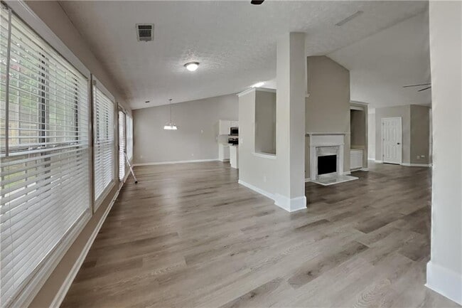 Building Photo - 2070 Charleston Oak Cir
