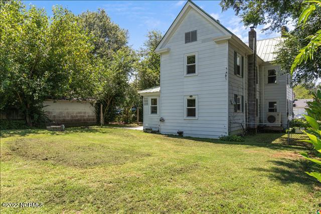 Building Photo - 203 S Elm St