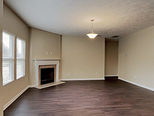 Building Photo - 373 Owl Drive
