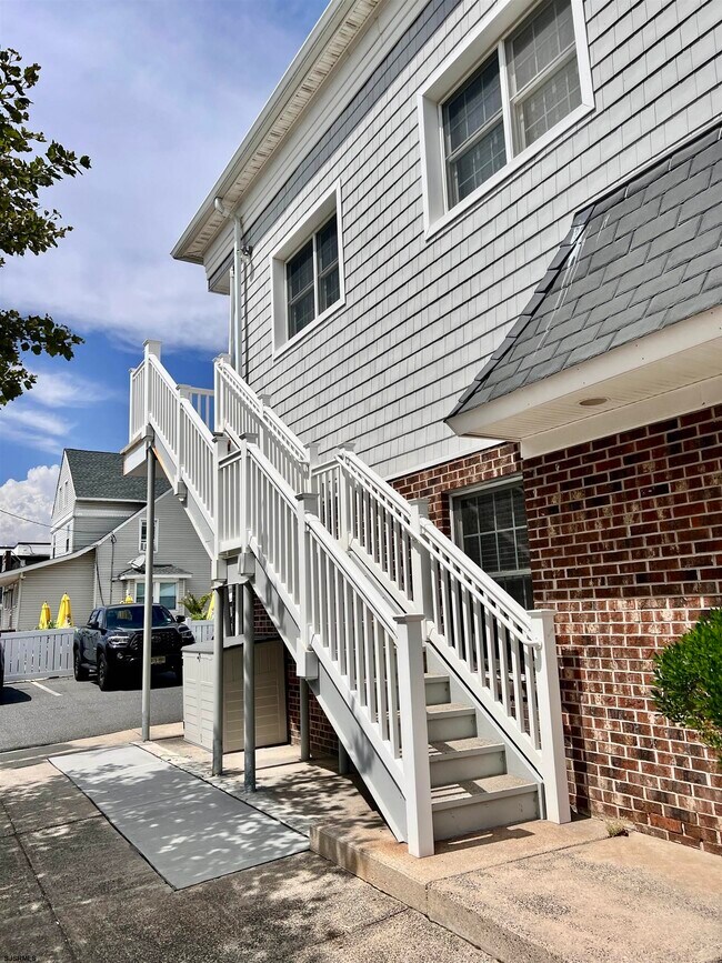 Building Photo - 7811 Atlantic Ave