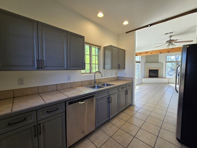 Foto del edificio - 4141 Soaring Eagle Ln