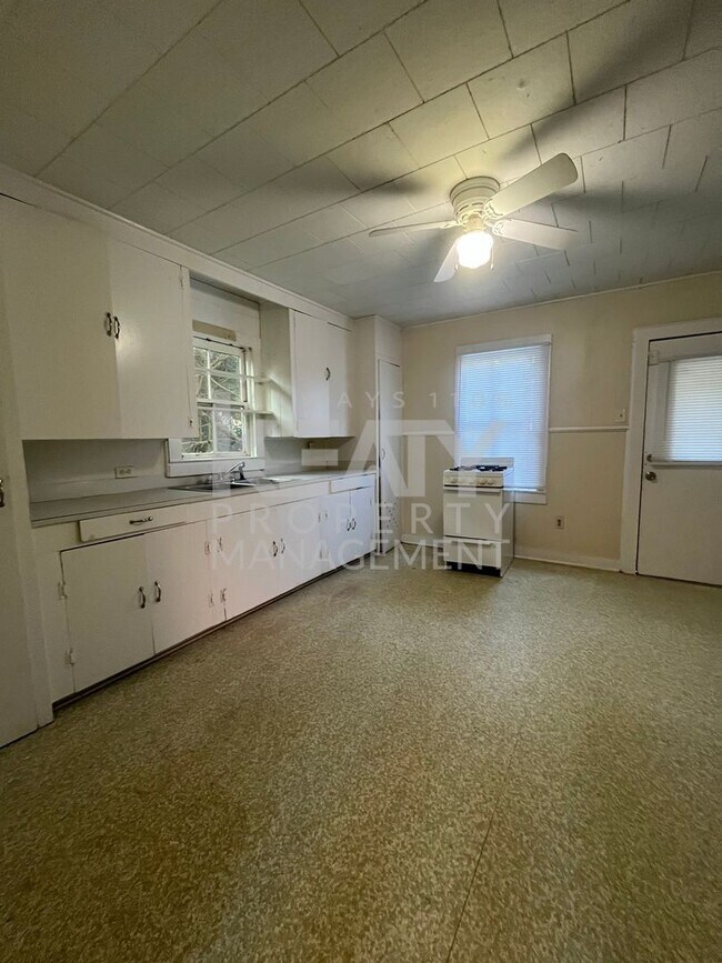 Foto del edificio - Three Bedroom Rental Home in Freetown!