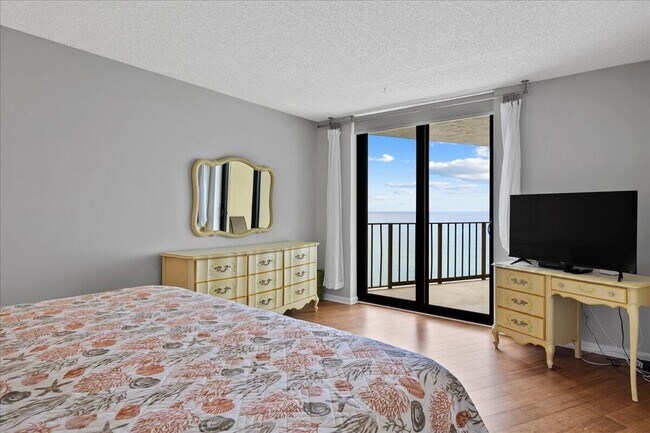 Building Photo - 5420 N Ocean Dr