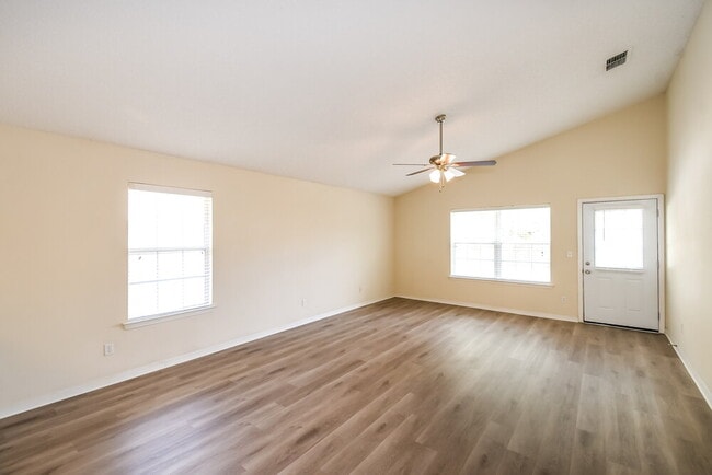 Building Photo - 7317 Ironside Dr E