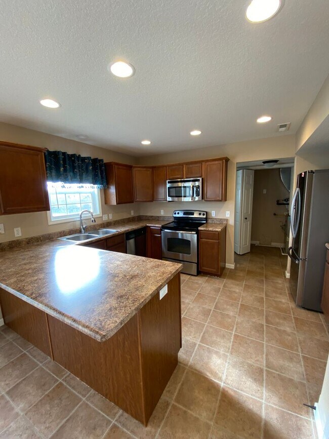Building Photo - 3805 Ravens Cove Run