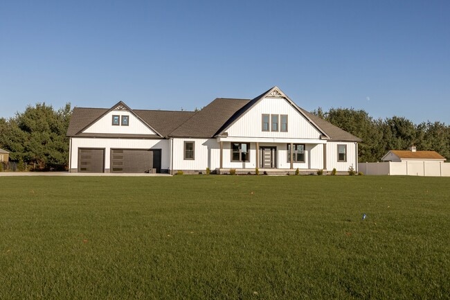 Building Photo - 5692 King Stuart Dr